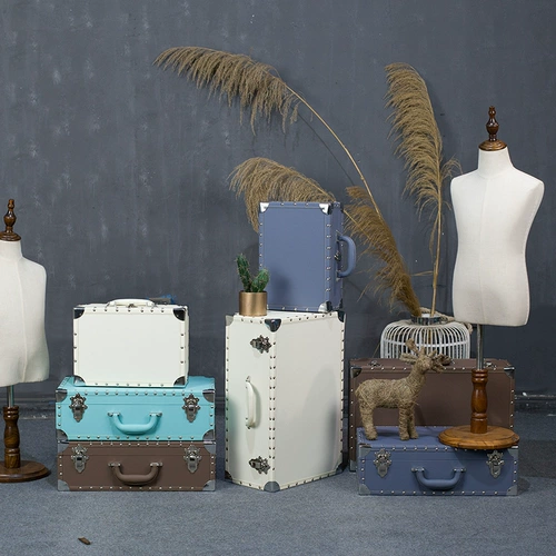 Ретро стенд, коробка, антикварный портативный чемодан