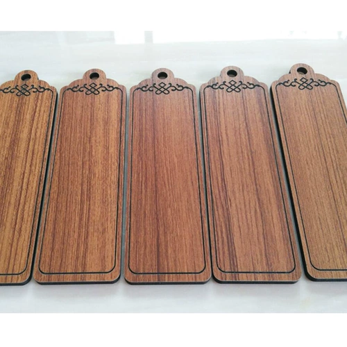 Обычно сформулируйте деревянное меню и резные деревянные вывески, тег, перечисление на заказ пустых деревянных карт самостоятельно