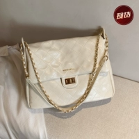 Полумесяц белое пятно