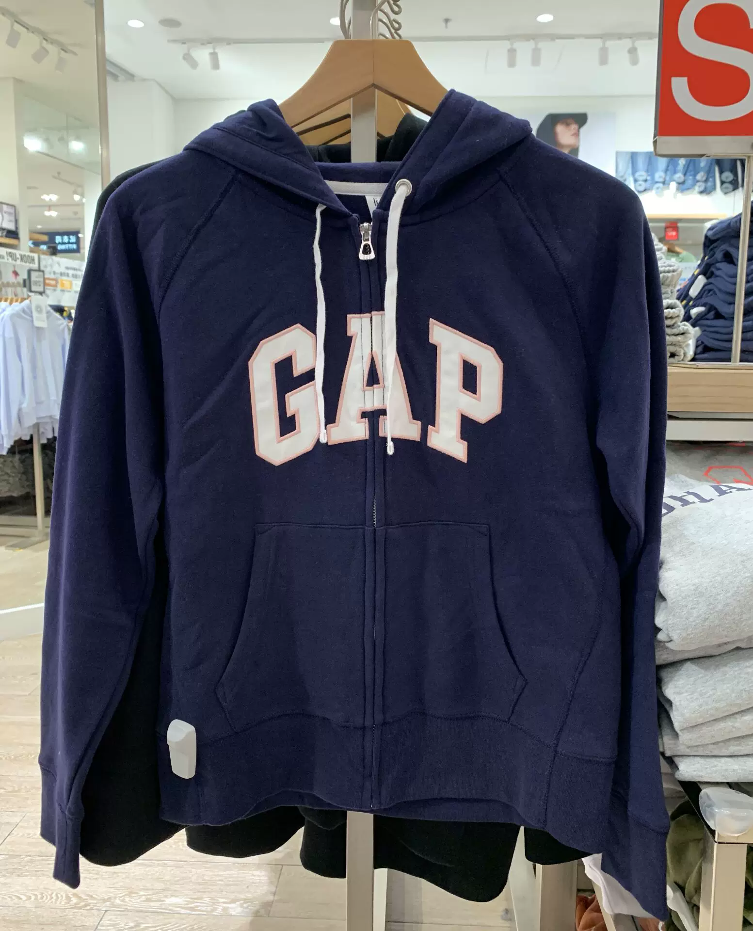 Gap ，，