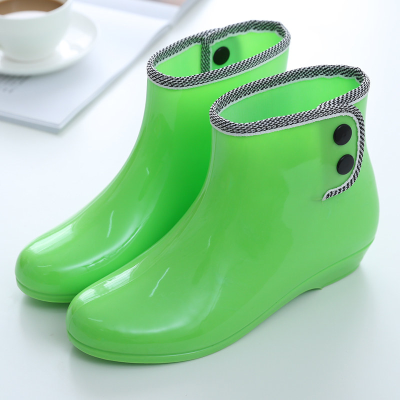 [USD 12.18] women's flat jelly rain boots fashionable rain boots slip