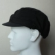 Черная кепка из цельной ткани