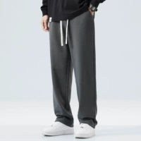 Темно -серой