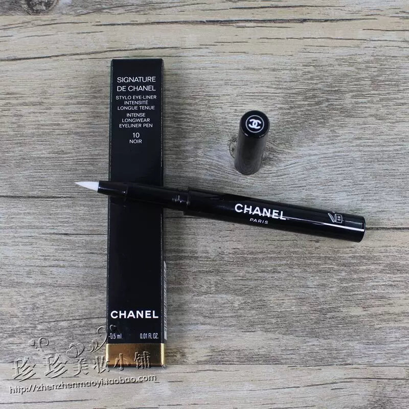 Подводка для глаз Chanel Signature de Chanel - «Как нарисовать ровные  стрелки? Поиски идеальной подводки для нависшего века: SIGNATURE DE CHANEL  и её сравнение с жидкой подводкой от CHANEL, стойкость, удобство нанесения
