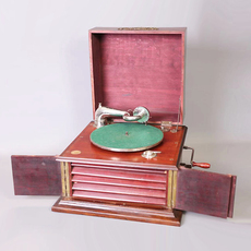 Виниловый проигрыватель