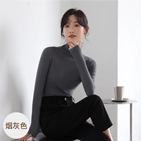 Дымчато-серый