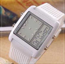 Специальные цены Корейский тренд Цифровые водонепроницаемые часы LED Часы Многофункциональные женские мужчины наружные электронные часы