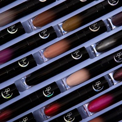 taobao agent Spot BLACKMOON Dark Gobba Makeup Metal Metal Nude Dumpling Black Lip Glaze Lipstick
