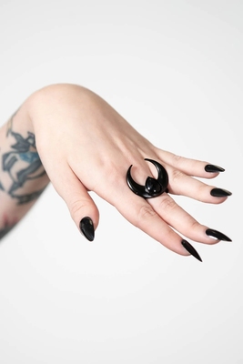 taobao agent Killstar Gothic hot girl Diablo Black Witch Black Moon Ring metal jewelry