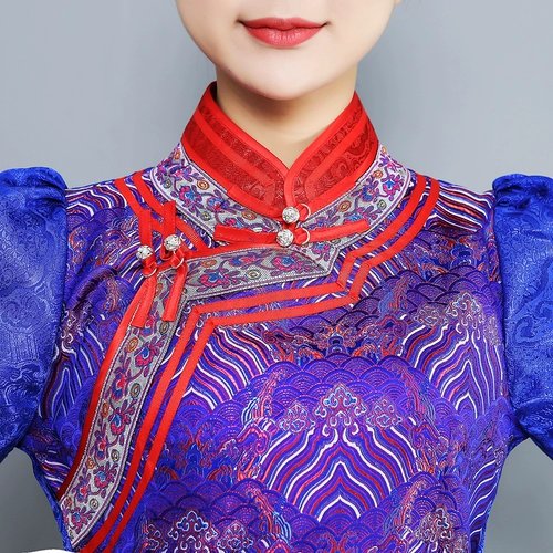 Монгольская леди исполняла большие юбки пузырьковые рукава с длинными -настройка новой монгольской одежды национальная танцевальная служба