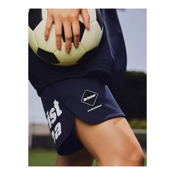 レッド系 F.C.Real Bristol atmos PRE MATCH SHORTS - ville-bouffemont.fr