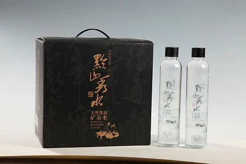 24 бутылки Qianshan Xiushui × 570 мл