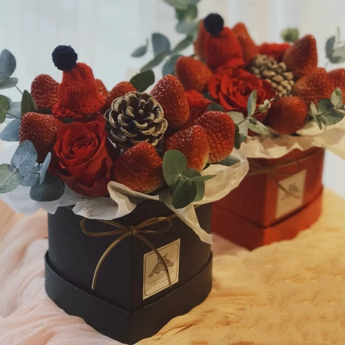 38 Секция розовой коробки обнимание ковша цветы