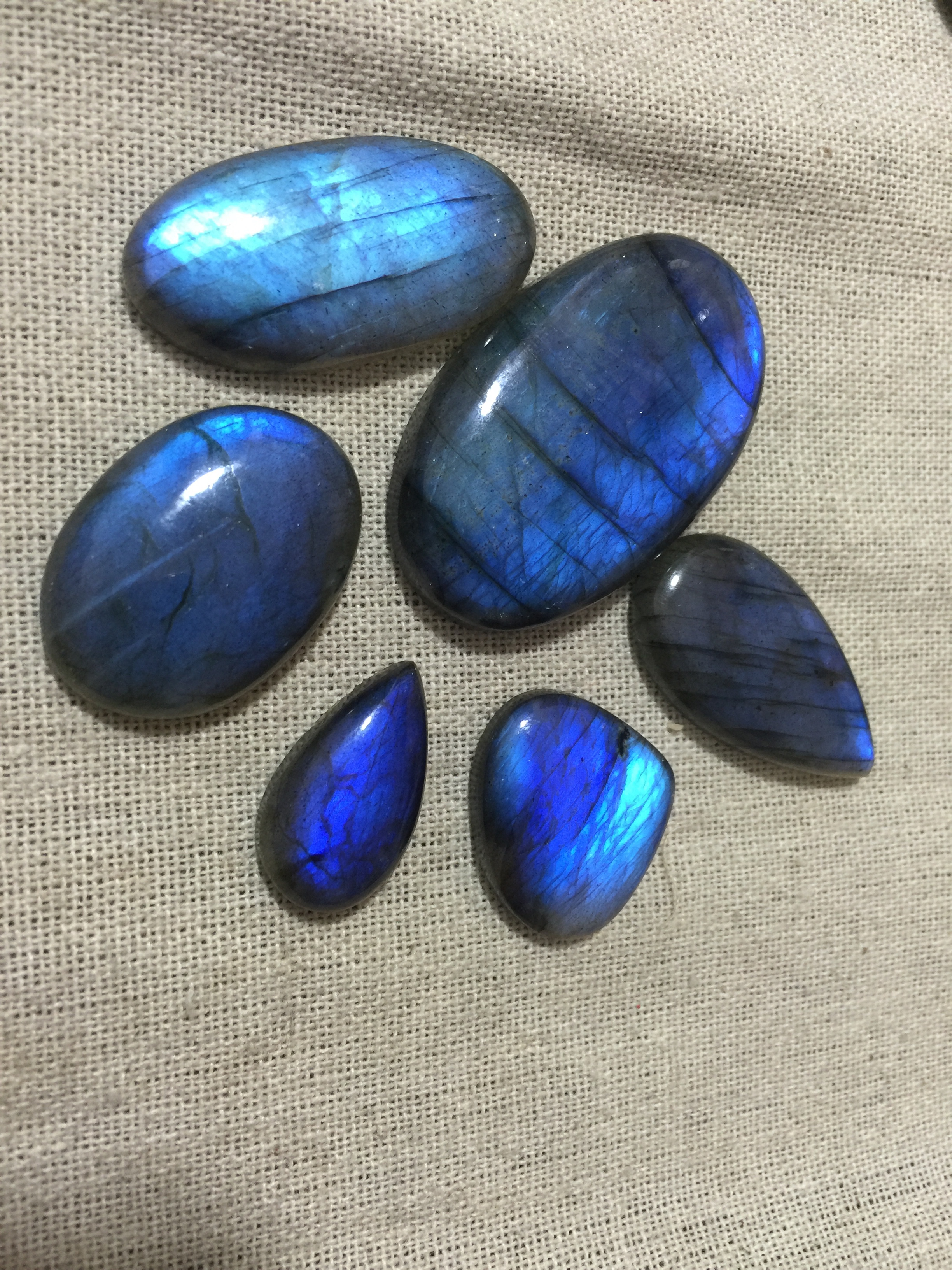 极具神秘色彩的拉长石