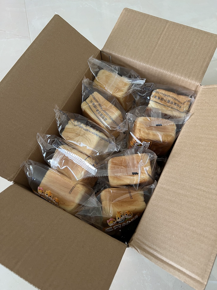 【三只松鼠_黄油水牛乳千层吐司1kg】手撕面
