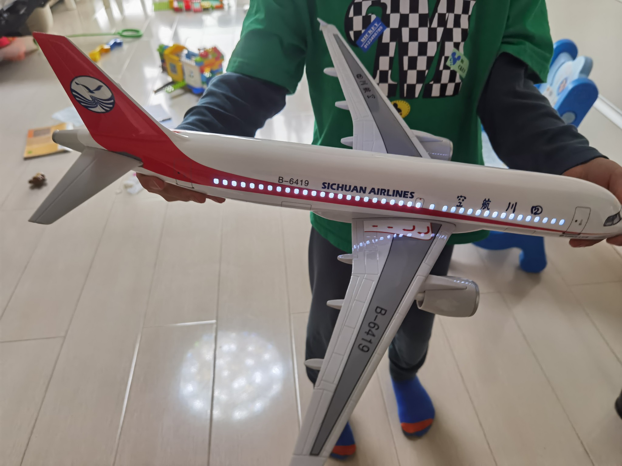 带轮子带灯】四川航空川航客机飞机模型A319仿真中国机长3U8633