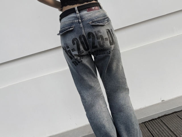 RETRO WHISKER MICRO RIVET JEANS image 10