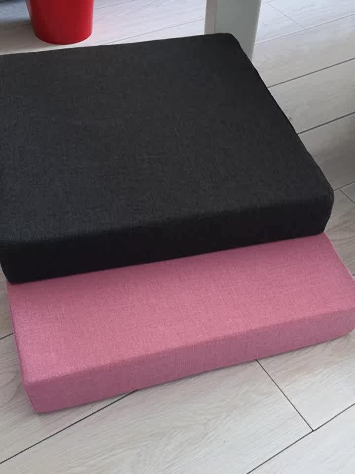 坐感很好,海绵很硬实,价格也不贵,很满意.