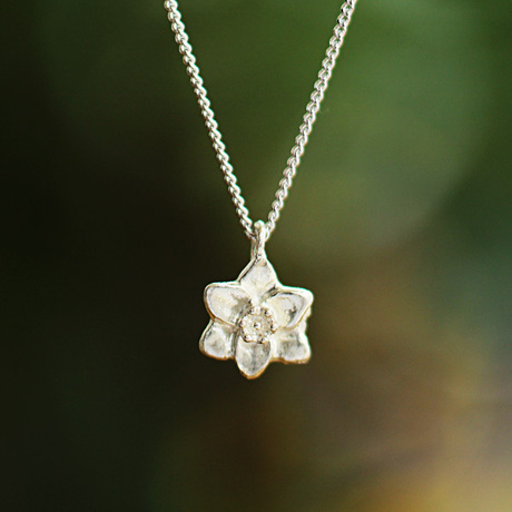 【新娘捧花】_百合吊坠图片_系列吊坠价格_搭配分享 - 爱逛街手机版