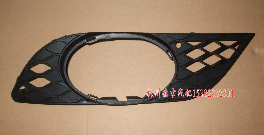

Элемент салона Auto clover W211 07-09 E200 E220 E280 E300 E320