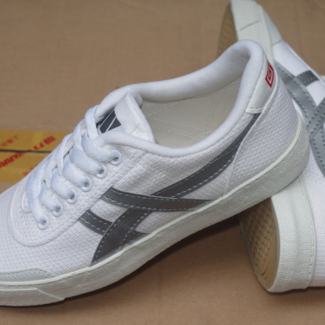 爱逛街为您找到正品回力鞋相关的宝贝,您可以在下面的板块中挑选喜欢