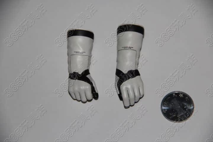 

Военные игрушки для детей Hot Toys 1/6 HOTTOYS MGS Boss