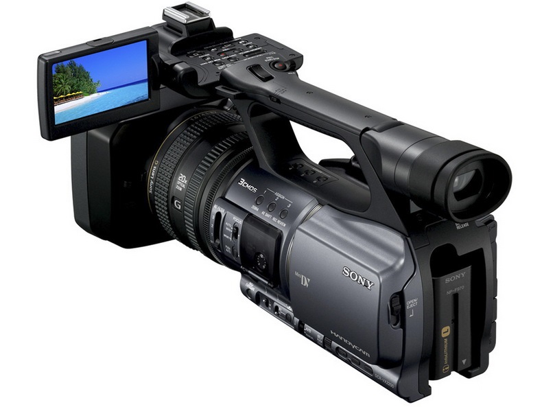 

видеокамера Sony DCR-VX2200E VX2200E