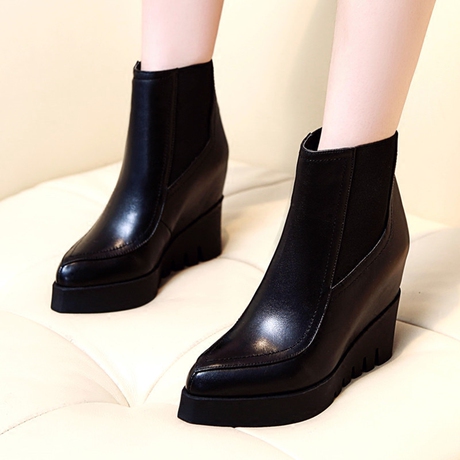 爱逛街为您找到坡跟尖头短靴相关的宝贝,您可以在下面的板块中挑选