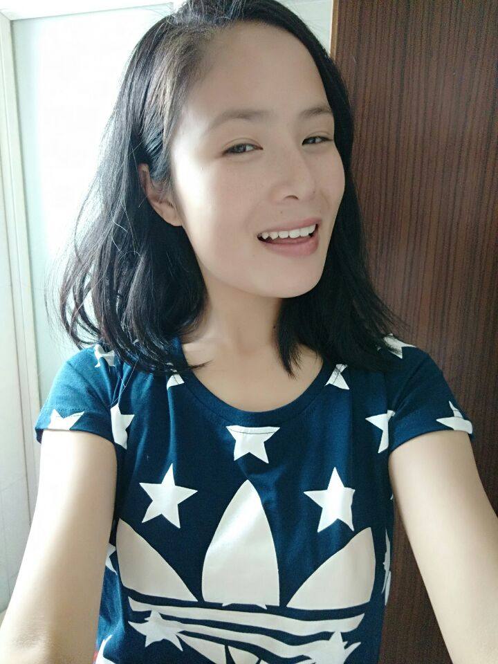 

Спортивная футболка Adidas 2015