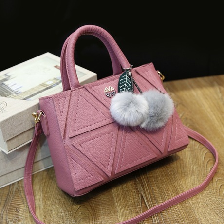 爱逛街为您找到日韩单肩斜挎包相关的宝贝,您可以在下面的板块中挑选