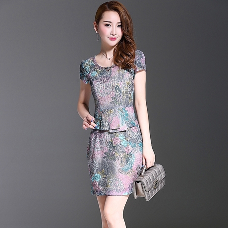 爱逛街为您找到女装品牌连衣裙相关的宝贝,您可以在下面的板块中挑选