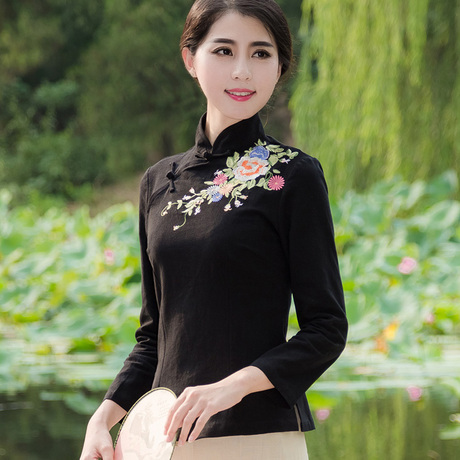 爱逛街为您找到女士旗袍相关的宝贝,您可以在下面的板块中挑选喜欢的