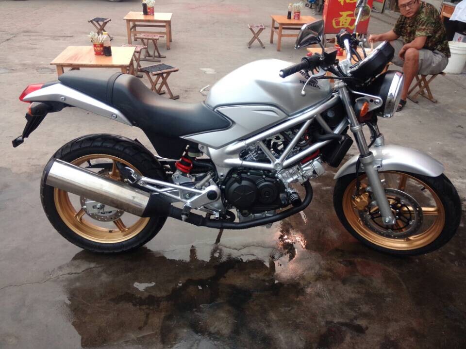 

Мотоцикл Honda VTR250 10