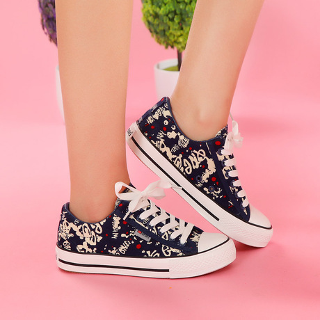 春秋低帮帆布鞋女韩版大码40 41 42 43平底学生透气单鞋拼色板鞋