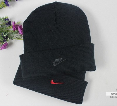 

Головной убор Nike