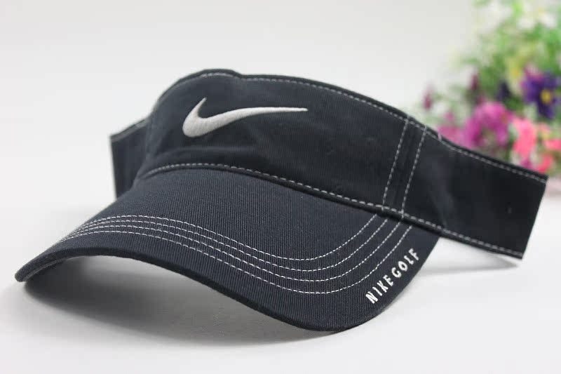 

Головной убор Nike