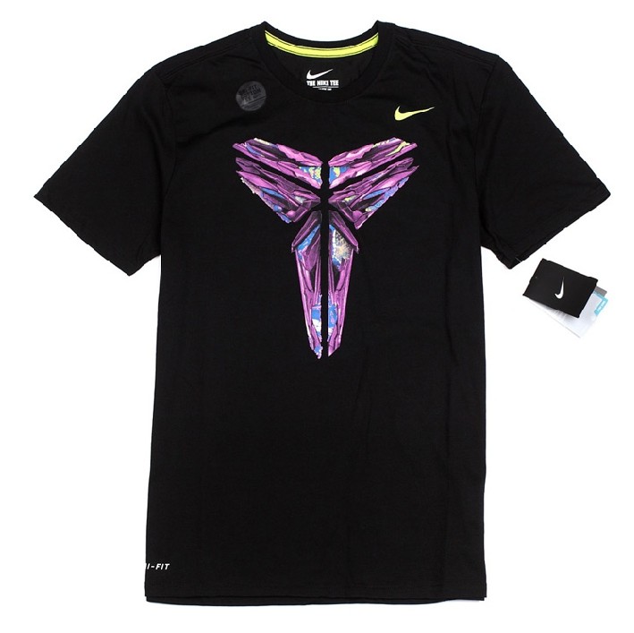 

Спортивная футболка Nike 2015 611283 644607