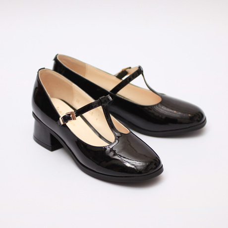 爱逛街为您找到黑色漆皮丁字鞋相关的宝贝,您可以在