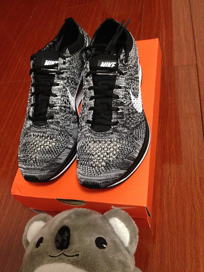

Кроссовки Nike FLYKNIT RACER 526628-012