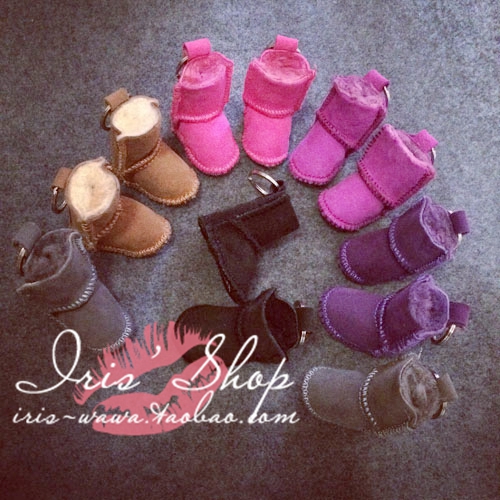 

Брелок Small loving family UGG