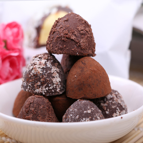 爱逛街为您找到松露巧克力相关的宝贝,您可以在下面的板块中挑选喜欢