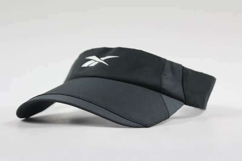 

Головной убор 479 Reebok