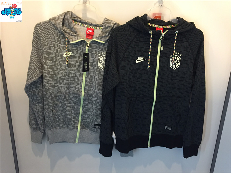 

Спортивная куртка Nike AW77 CBF BEST FZ 589189-010-063