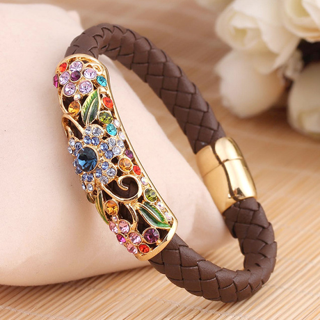 爱逛街为您找到景泰蓝手链相关的宝贝,您可以在下面的板块中挑选喜欢