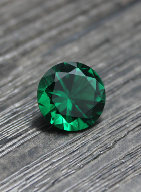 净度极高的沙弗来沙弗莱石绿石榴石水滴形4mm*6mm