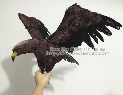 taobao agent Beggar gang brown sacrifice Na Ke Lulu Eagle fake feather model COS props COS props customized