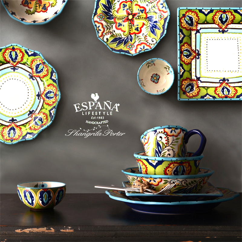 

Набор фарфоровой посуды Ttu