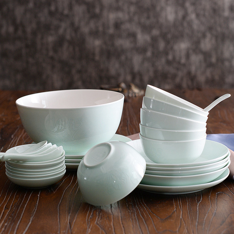 齐青鲁青瓷浮雕碗套装陶瓷餐具骨瓷餐具套装56头碗盘碟子套装包邮