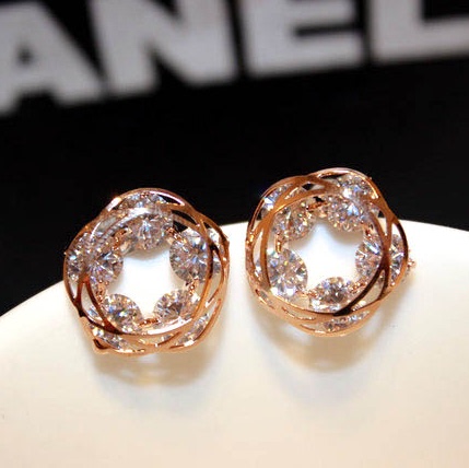 爱逛街为您找到锆石耳钉相关的宝贝,您可以在下面的板块中挑选喜欢的