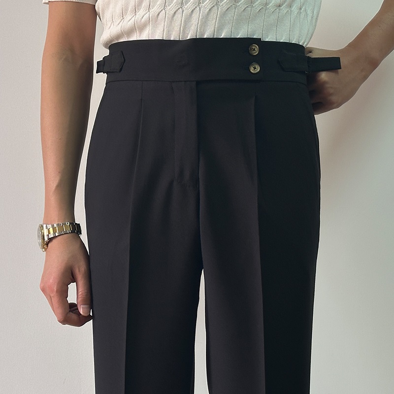 Black (plain black buttons)